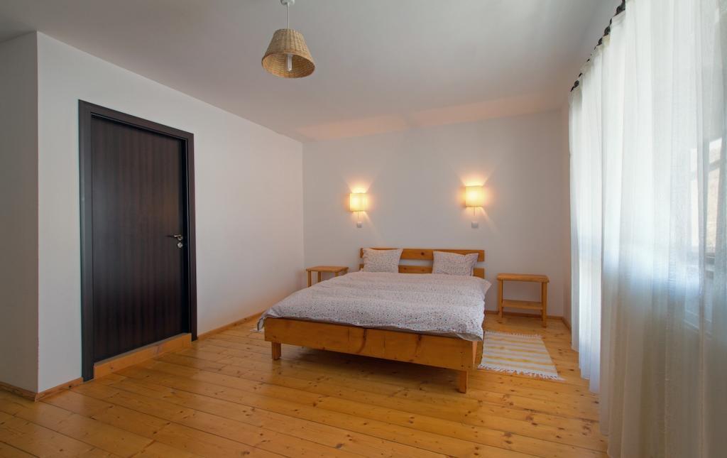 Casa Georgescu Hotell Rîşnov Eksteriør bilde