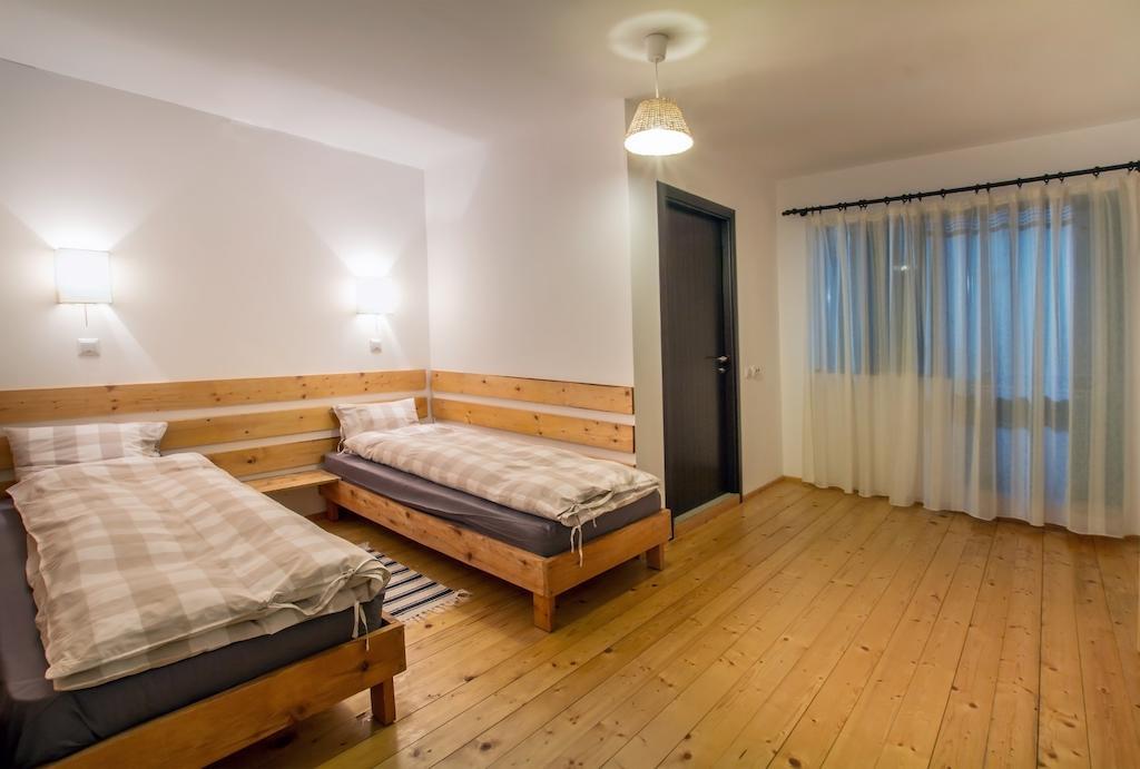 Casa Georgescu Hotell Rîşnov Eksteriør bilde